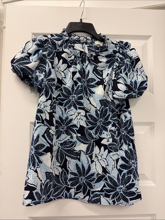 entro Tops - entro Navy and Light Blue Floral Puff-Sleeve Top
